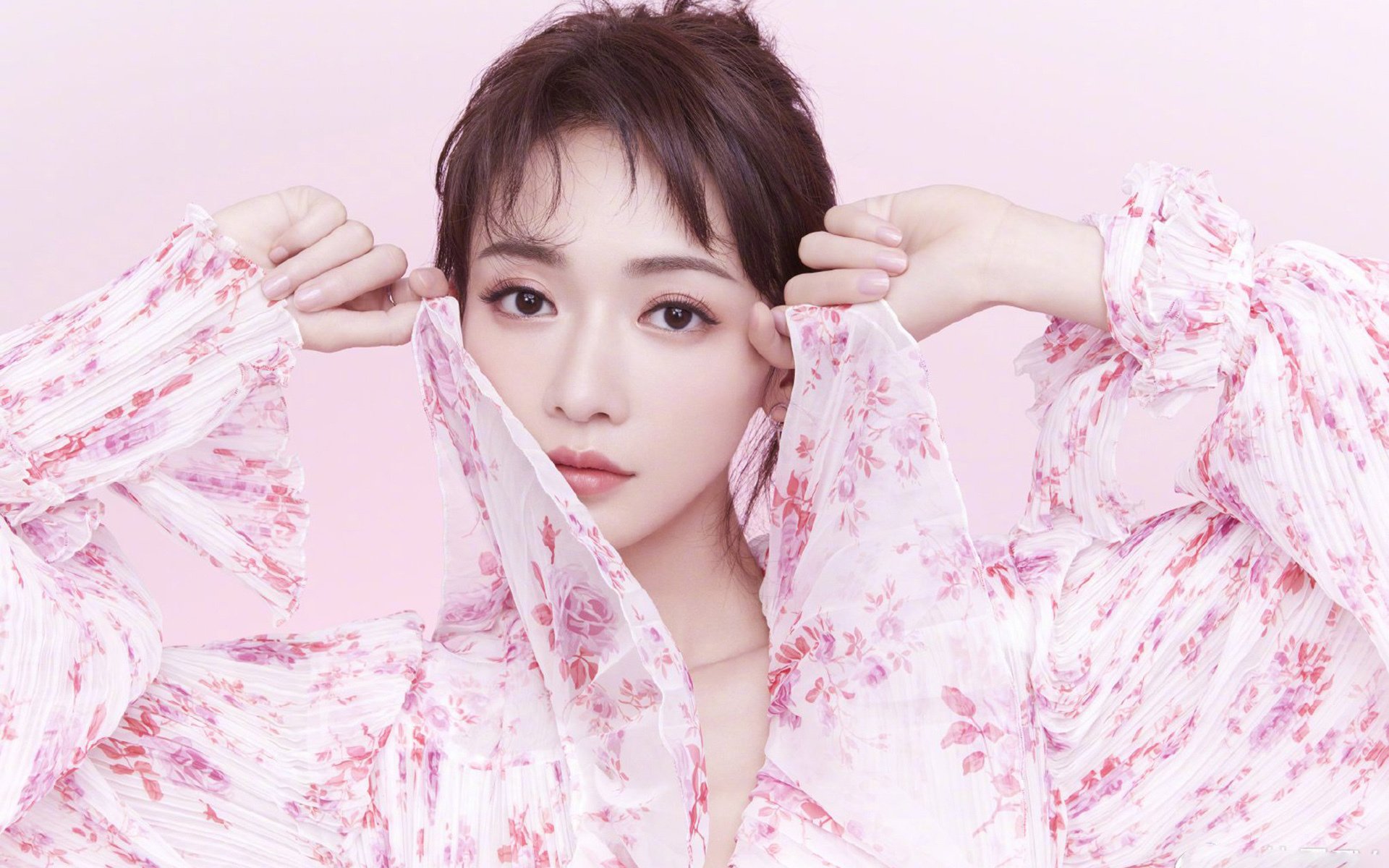 英超冠军悬念不断:精彩激烈的拼抢!,英超争冠